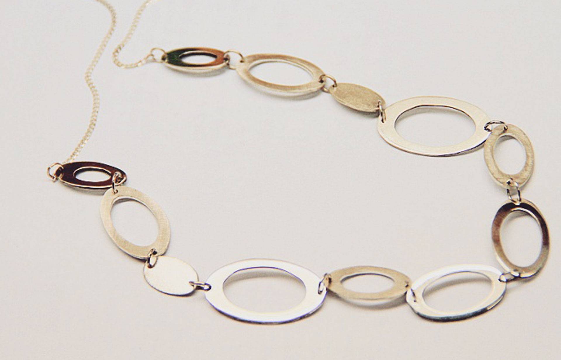 Oval link necklace